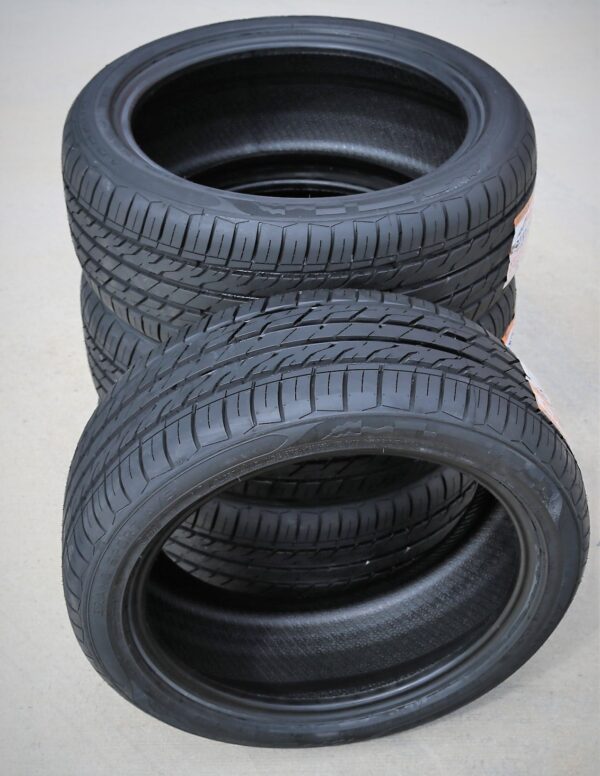 3cf5972741594f2e8c793dea1f3071e8 Arroyo Grand Sport A/S 225/40R18 ZR 92W XL AS High Performance Tire