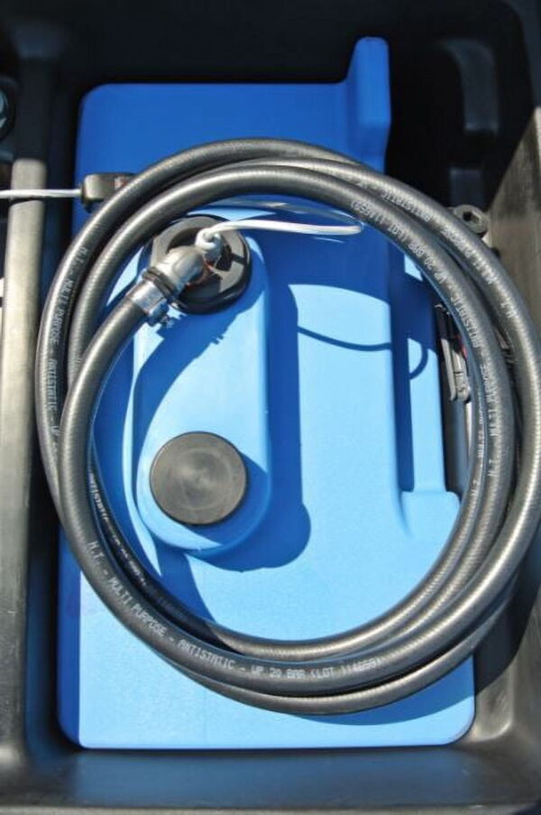 52643b5e56624a19b6f0be718c9fffb4 105gl DIESEL + 13gl DEF COMBO Portable Tank with 12V Pumps