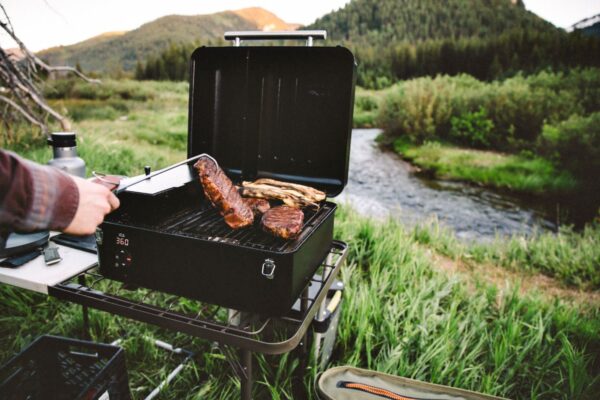 Traeger Grills - Ranger Wood Pellet Grill - Black