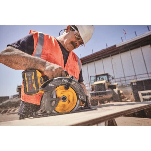 FLEXVOLT 60V MAX 7-1/4" Circular Saw Kit with Brake Brushless DCS578X2 from