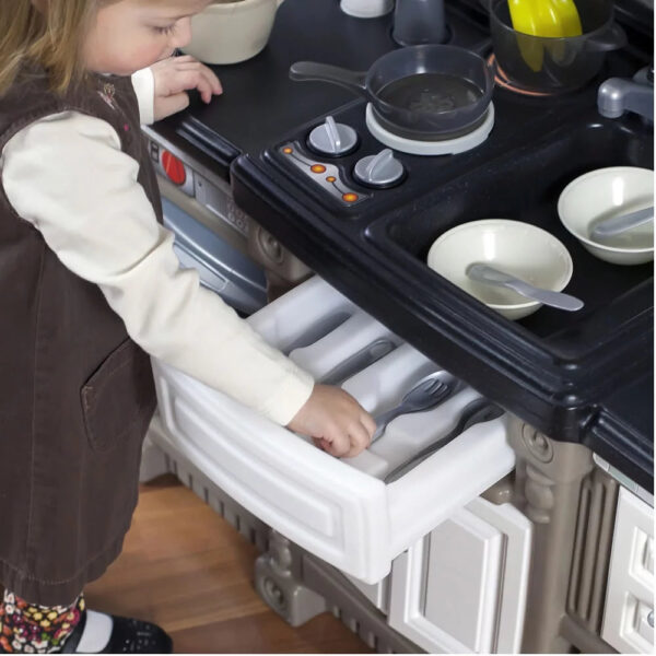 Step2 Lifestyle Dream Kitchen Toddler Plastic Kitchen Playset