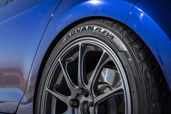ba235da182da4323a4ba796ae4ec73e3 V701 185/55R15 82V Performance Tire