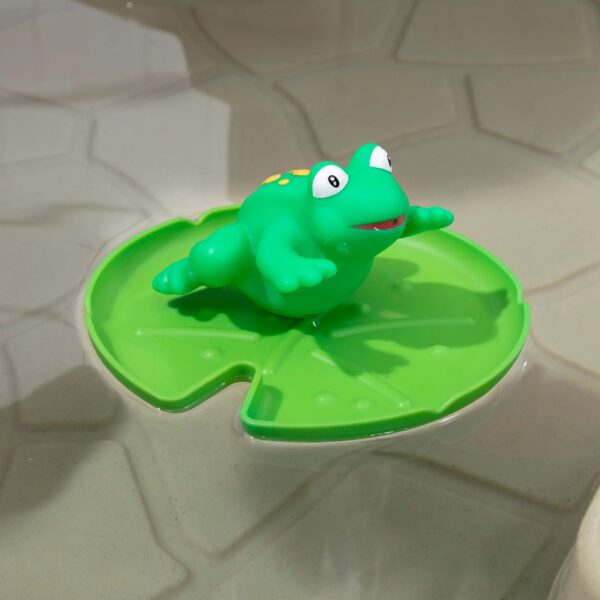 Step2 Pump & Splash Discovery Pond Water Table for Toddlers