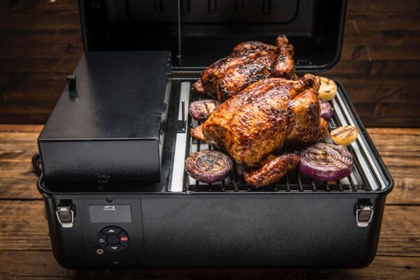 Traeger Grills - Ranger Wood Pellet Grill - Black